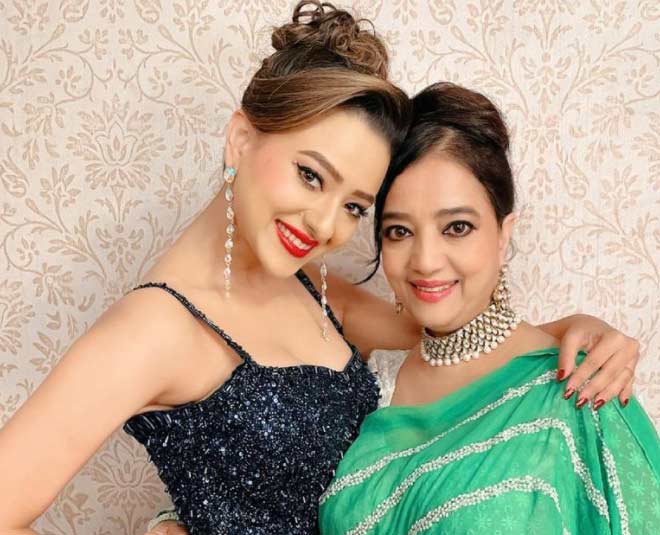 serial fame madalsa sharma mother