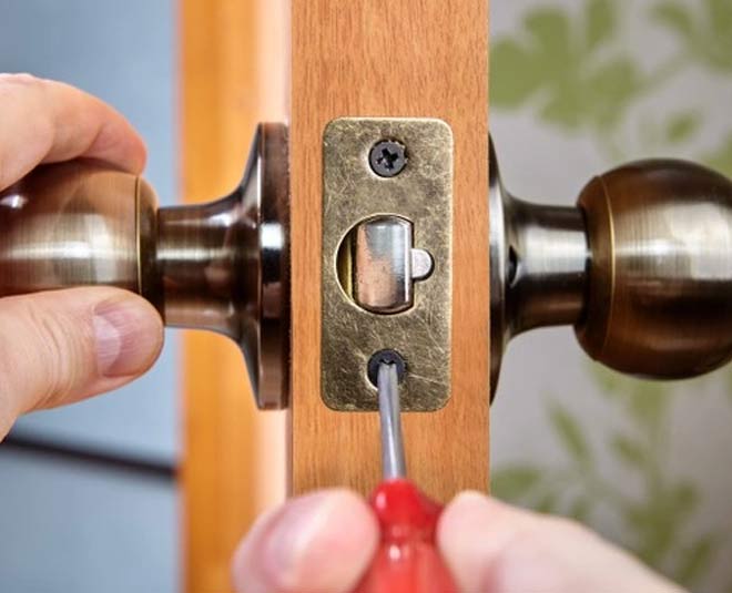 Modern How To Fix Jammed Door Handle for Small Space