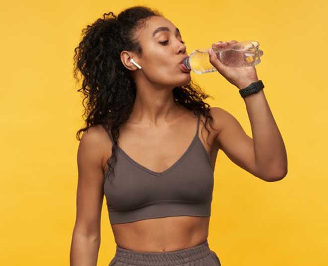 ढेर सारा पानी पिएं water for weight loss inside