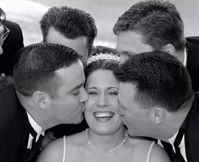 wedding unusual kissing