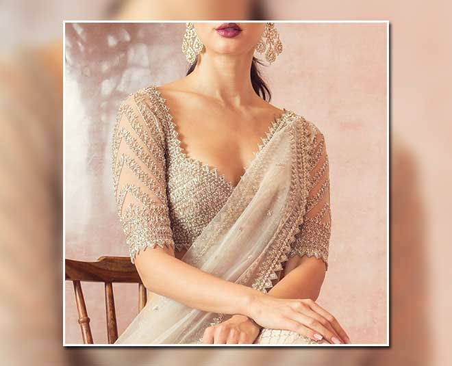 Bridal Blouses With Plunging Necklines Are Ruling The Current