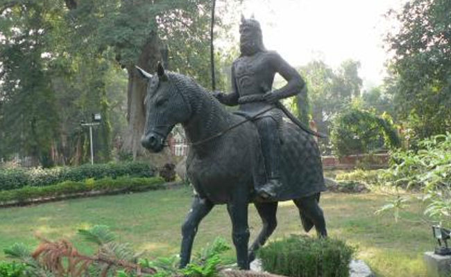 अमृतसर में राम बाग गार्डन्स में किस राजा की मूर्ति है? amritsar ranjeet singh