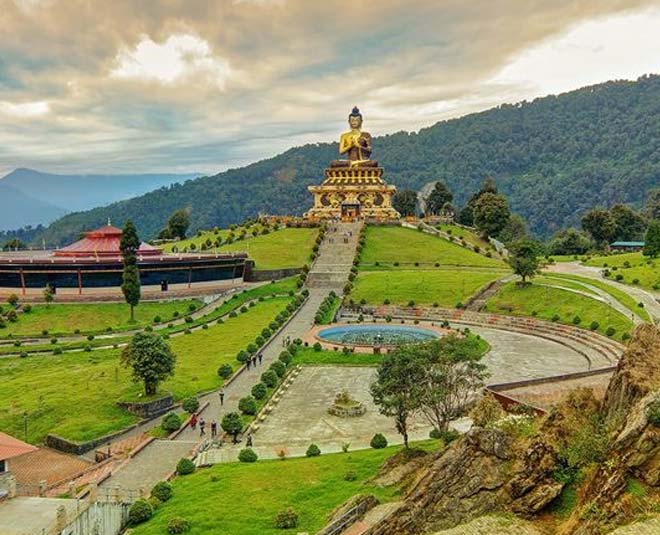 best travel places in april in india isnide 