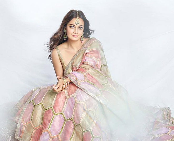 dia mirza ethnic looks pastel colour block