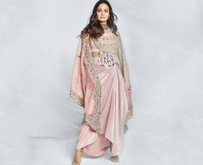 dia mirza ethnic looks pink outfit