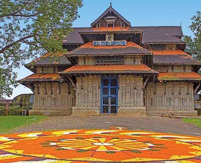famous shiva kerala temple in south india inside 