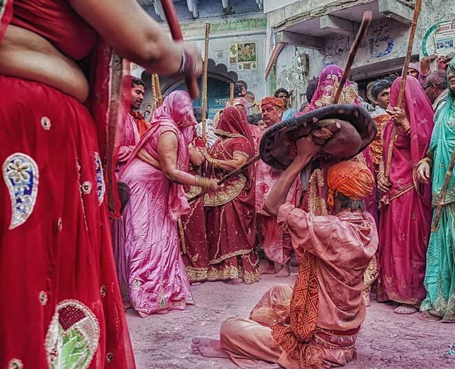 lathmar holi celebration