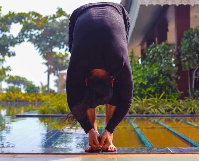 padanghusthanasana   inside 