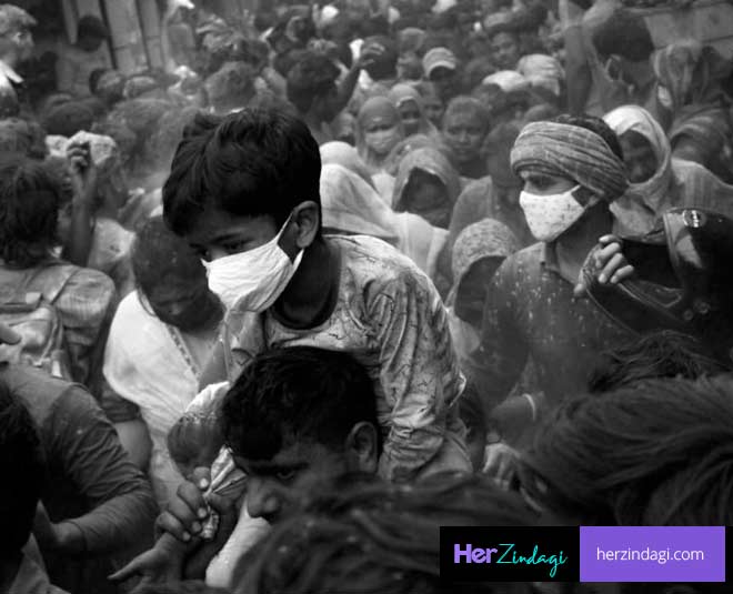 मास्क में दिखे लोग people in mask