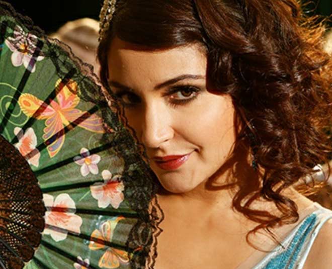 retro hair makeup ideas red lipstick