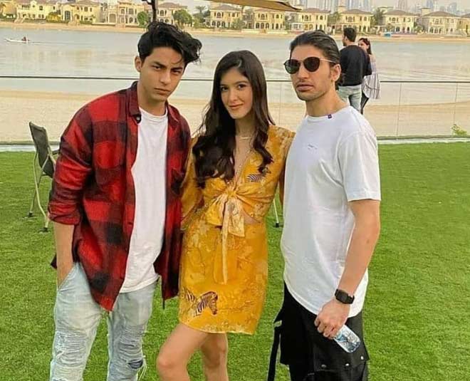 सोशल मीडिया पर रहती हैं एक्टिव shanaya kapoor boyfriend