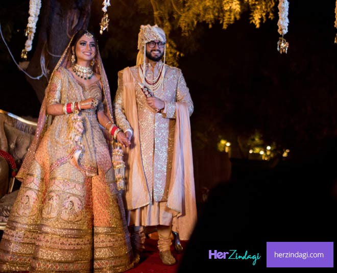 दूल्हा और दुल्हन की शादी के आउटफिट- wedding deekshant and meenal