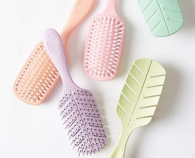 डिटैंगलर कंघी Detangling brush