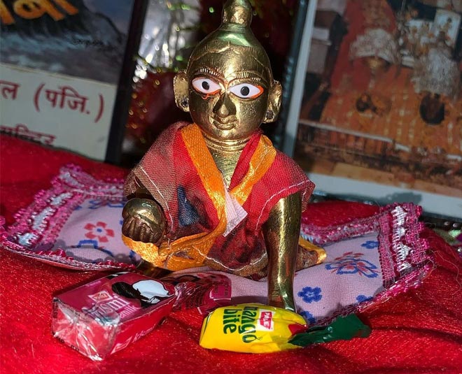 favourite food of laddu gopal