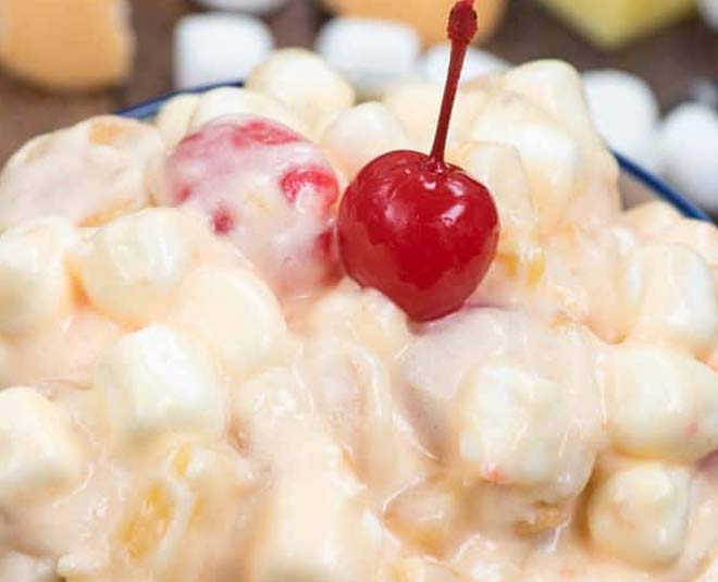 inside pineapple in dish apple