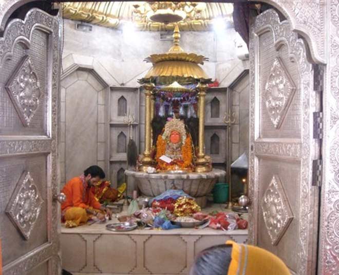 maa bamleshwari temple dongargarh inside 