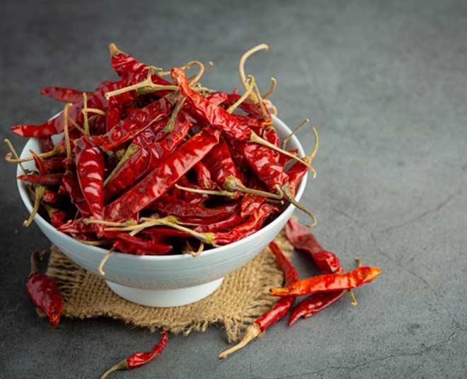 मसालेदार खाना खाएं masala inside