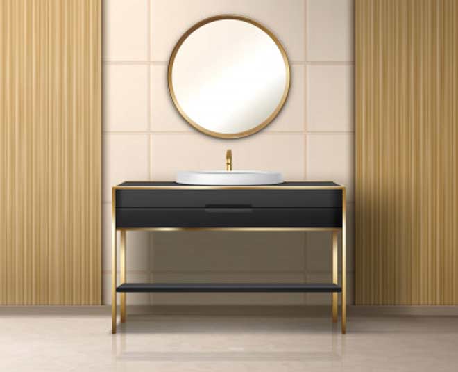 आईने के सामने खाना खाएं mirror inside
