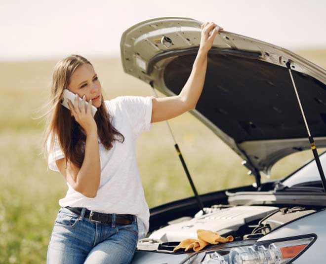 अगर कार की बैटरी हो जाए डेड तो करें अल्कोहल का इस्तेमाल- rubbing alcohol car hacks