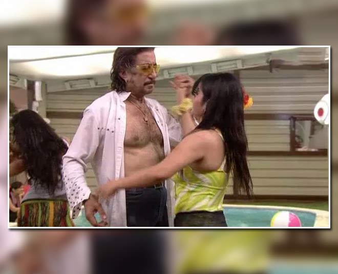 Shakti Kapoor Getting Slapped Hard