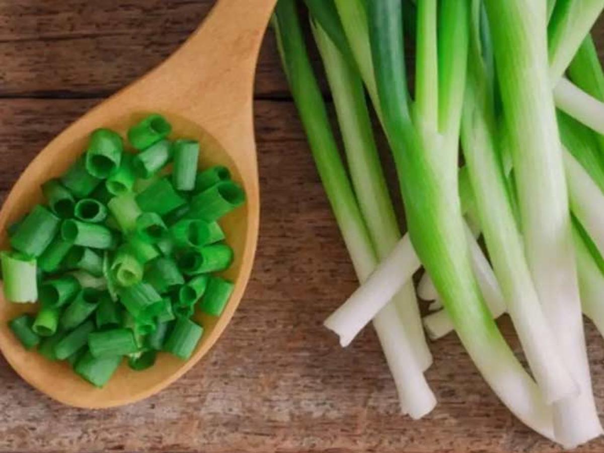 Here Are Some Reasons To Add Spring Onions To Your Diet