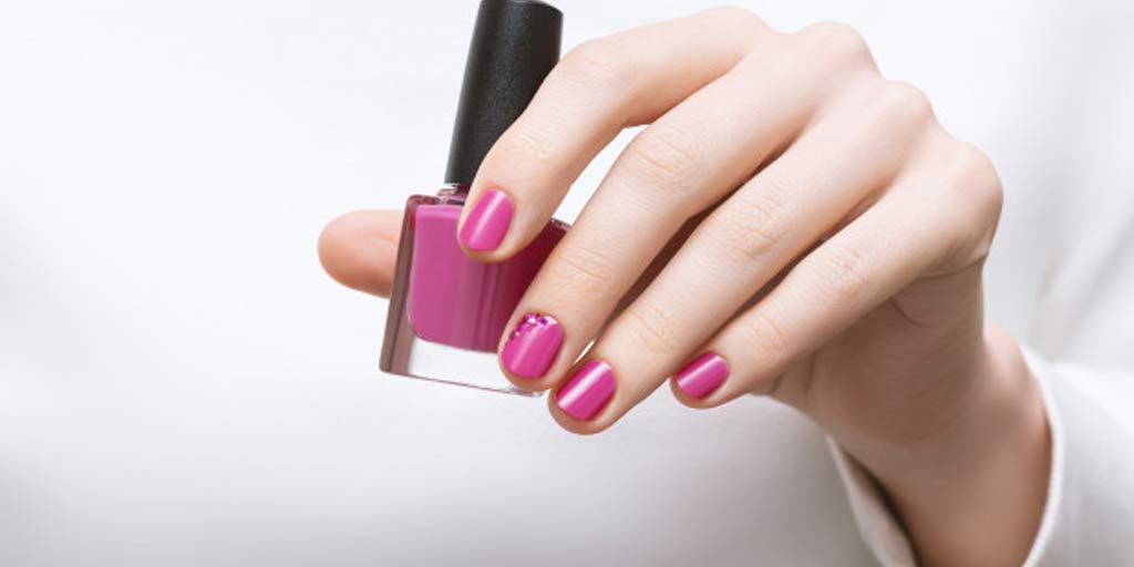 8 Tips To Make Your Nail Polish Stay For Longer | HerZindagi 8 Tips To Make Your Nail Polish Stay For Longer | HerZindagi