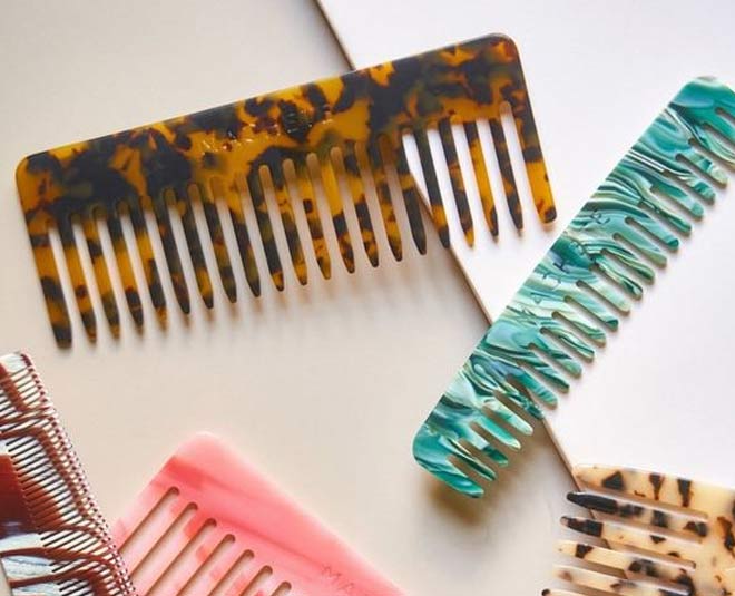 चौड़े दांतों वाली कंघी wide brush
