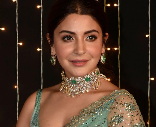 Anushka sharma choker deals necklace