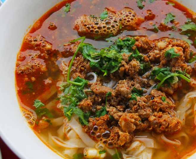 how to make chicken thukpa at home