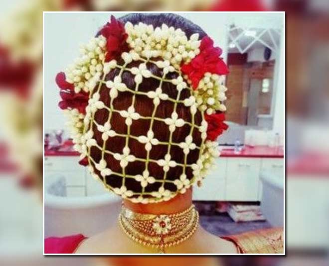 जूड़े के साथ जालीदार गजरा jalidar gajra with bun