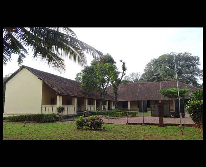 kerela thalassery fort in hindi