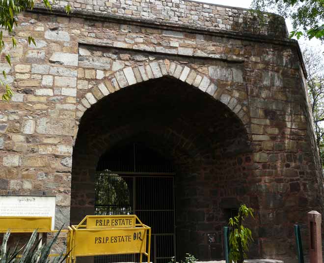 khooni darwaza history