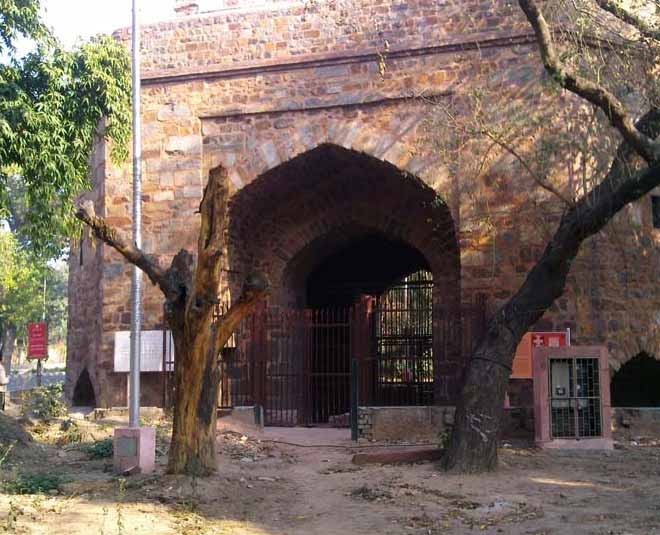 know about khooni darwaza