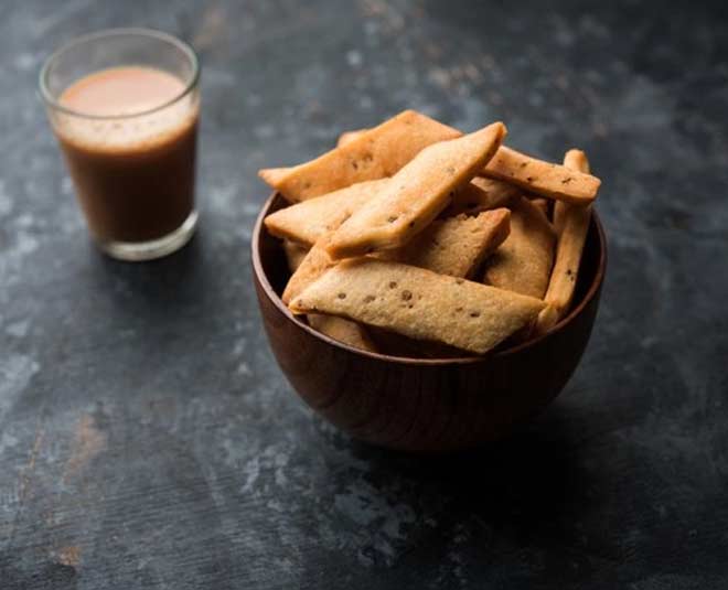 namak para namkeen snack