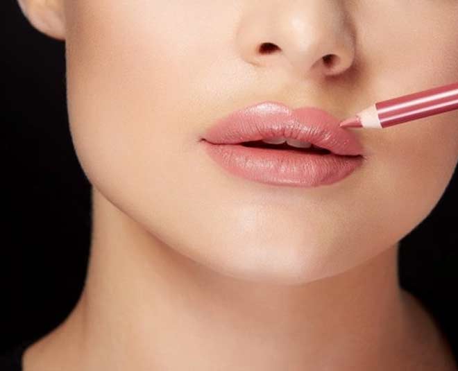 स्टेप- 7: अपने होठों को बनाएं खूबसूरत perfect lips bridal look
