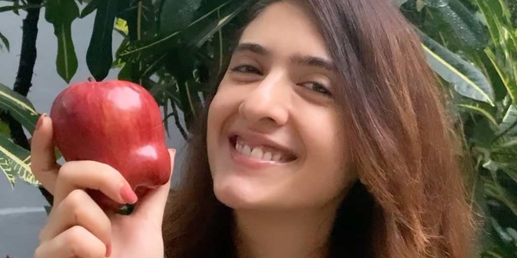 Nutritionist Pooja Makhija Shares How Apples Can Be Used To Treat