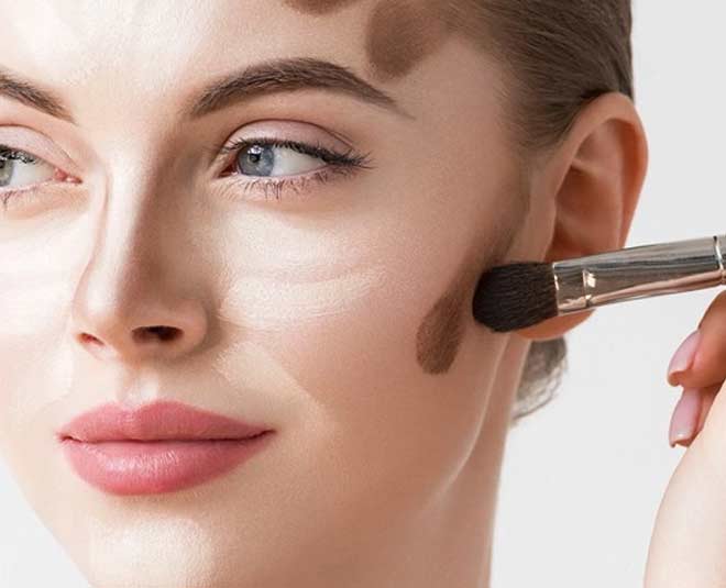 स्टेप-3:चेहरे के फीचर्स शार्प करने के लिए कंटूरिंग pre bridal makeup conturing