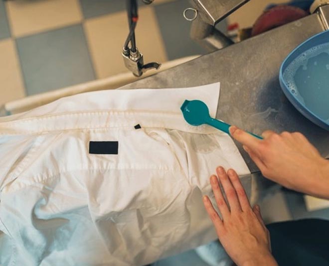 remove stains form winter clothes