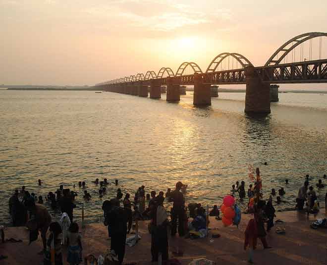 river godavari fact