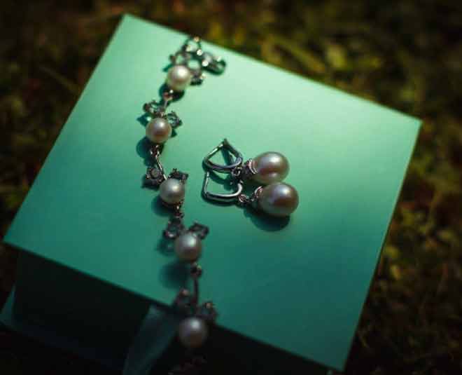 ways to clean earrings at home