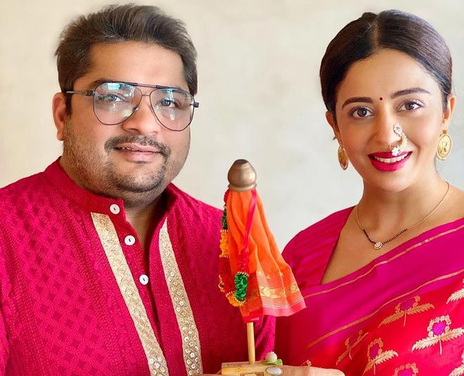 नेहा पेंडसे Neha Pendse family