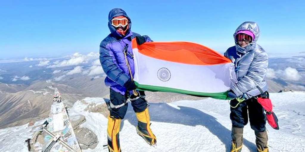 Yoga Reaches Mount Elbrus As Mountaineer Ramanjot Kaur Does Surya ...