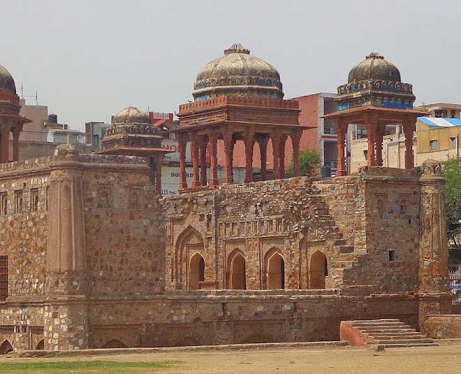 history of jahaz mahal in delhi inside 
