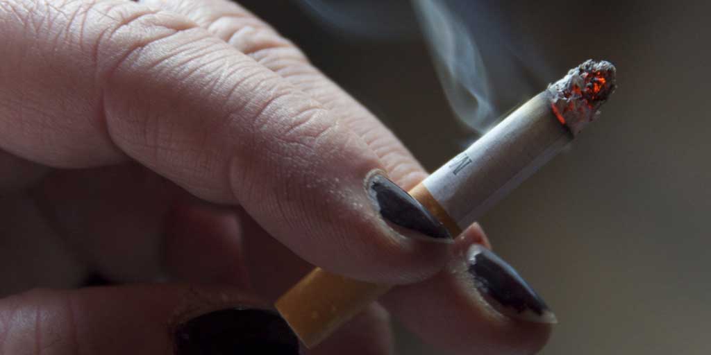 How to Remove Cigarette Smoke Smell From Room In Hindiघर से सिगरेट की