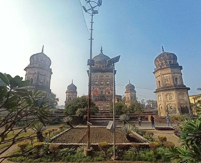 interesting facts about frog temple inside 