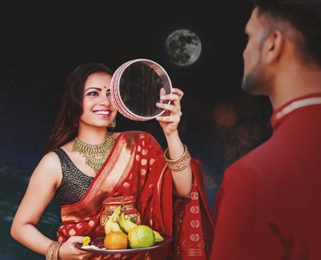 50+ Karwa Chauth Special Wallpapers & Wishes Images