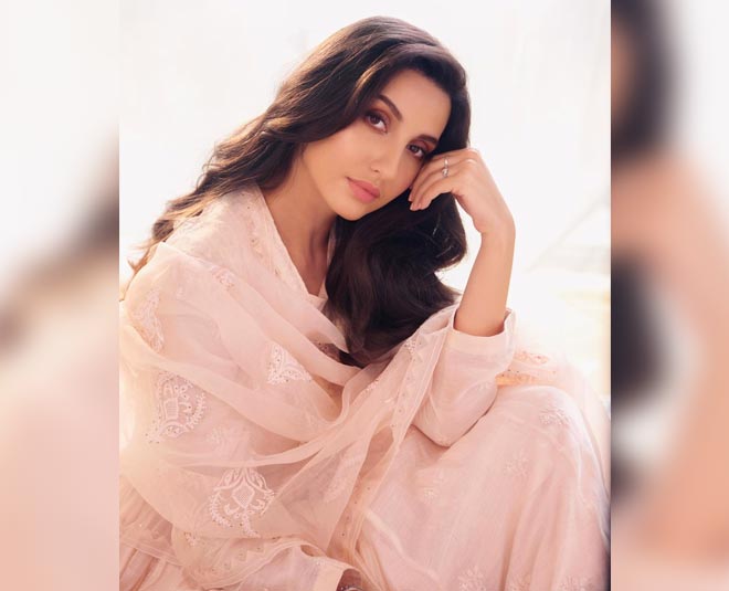 nora fatehi simple look