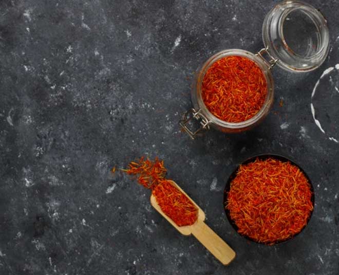 saffron de tan naturally at home