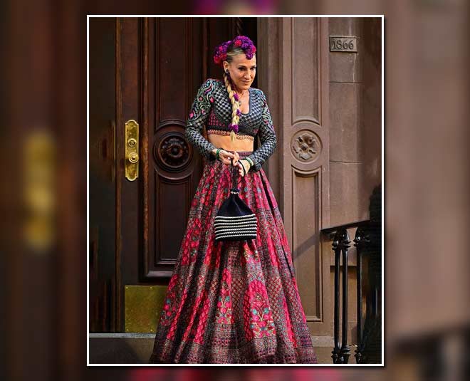 sarah jessica parker blue and red lehenga falguni shane peacock