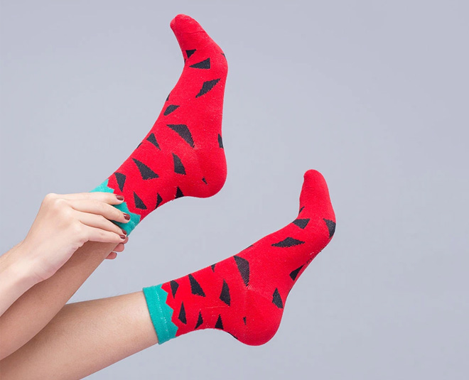 Sock It Up! The Trend That's Going All Viral HerZindagi